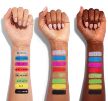 Load image into Gallery viewer, 39L HIT THE LIGHTS ARTISTRY PALETTE